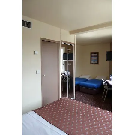 Ibis Styles Centre 3*