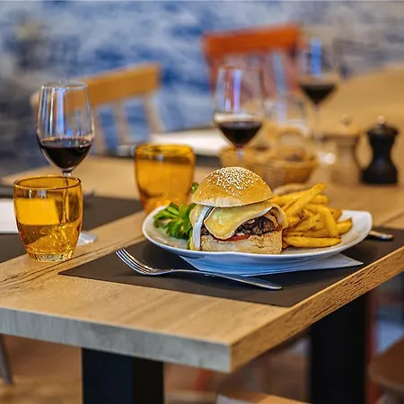 Ibis Styles Centre 3* אנסניס