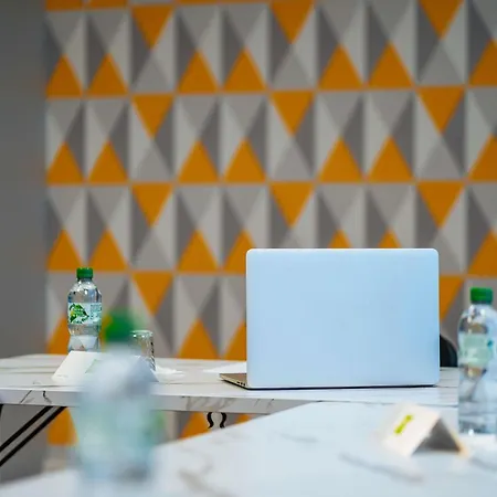 Ibis Styles Centre 3* 앙세니스