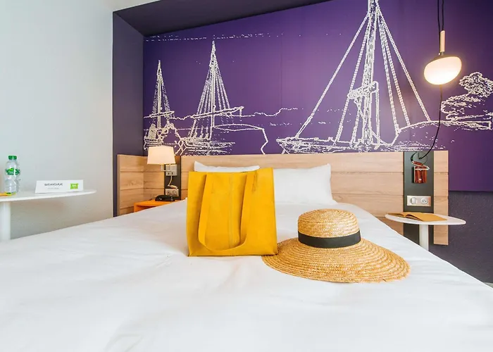 מלון Ibis Styles Centre 3*